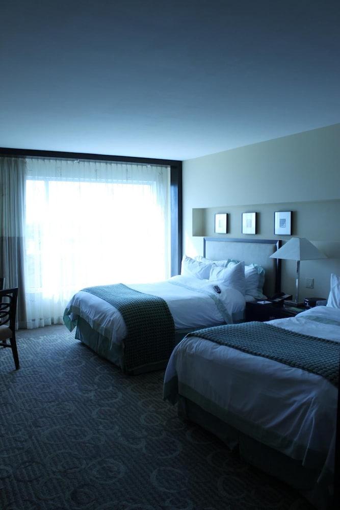 Le Merigot At Tropicana Evansville Exterior photo
